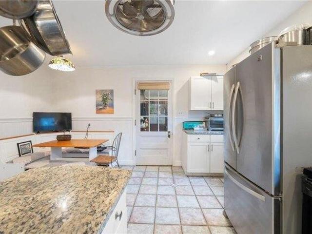 house with 3 bedroom, South Kingstown RI ES105512632