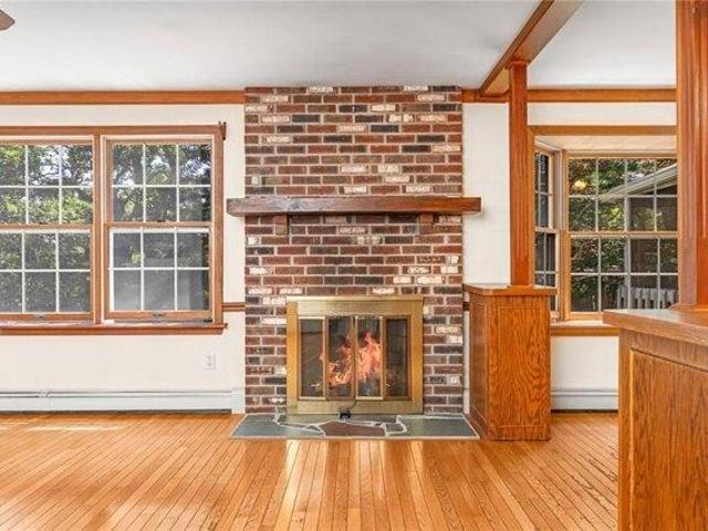house with 3 bedroom, South Kingstown RI ES105648825