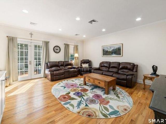 house with 3 bedroom, Southbury CT ES105550918