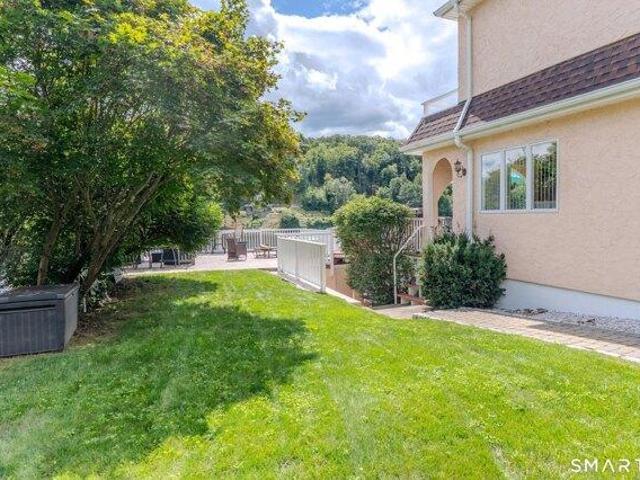house with 3 bedroom, Southbury CT ES105576064