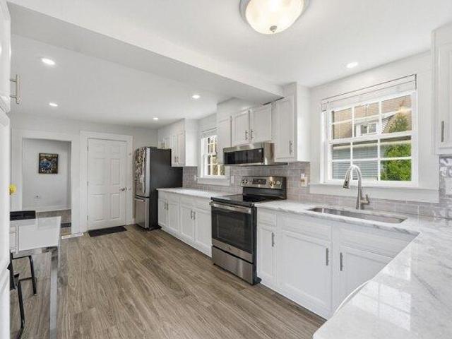 house with 3 bedroom, Southborough MA ES105475383