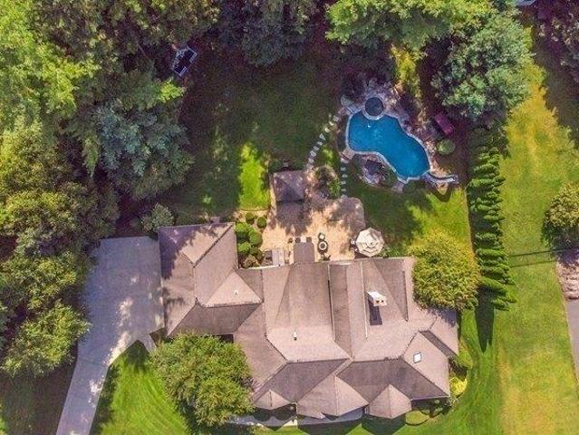 house with 3 bedroom, Southwick MA ES105578104