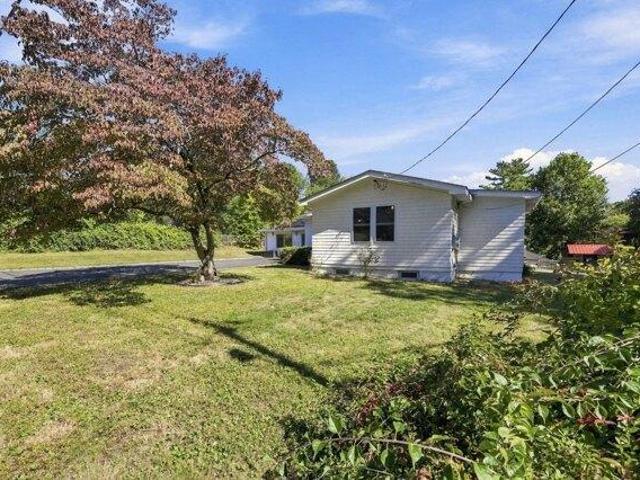 house with 3 bedroom, Southwick MA ES105650291