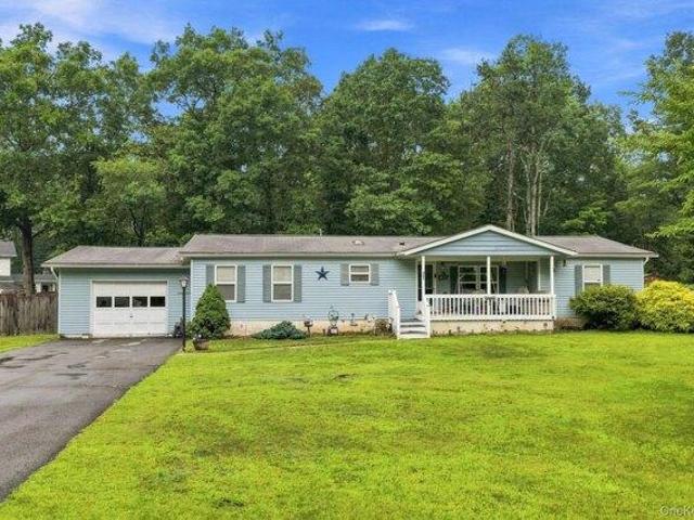 house with 3 bedroom, Sparrow Bush NY ES105288079