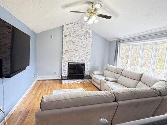 house with 3 bedroom, Spencer MA ES105317198