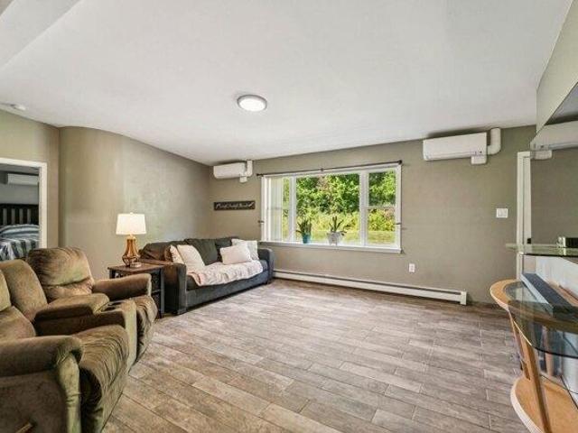 house with 3 bedroom, Springfield VT ES104605740