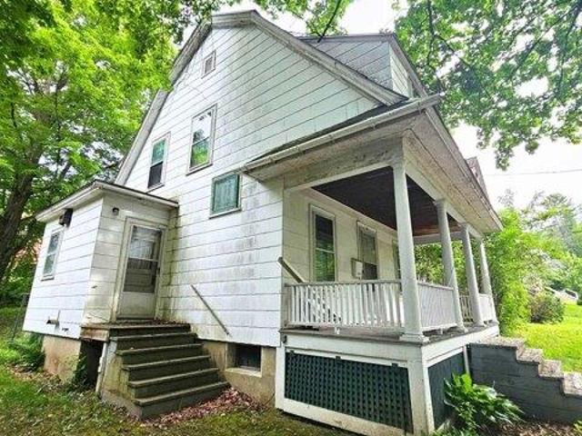 house with 3 bedroom, Springfield VT ES105493626