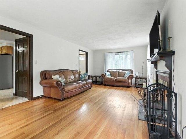 house with 3 bedroom, Springfield MA ES104568943