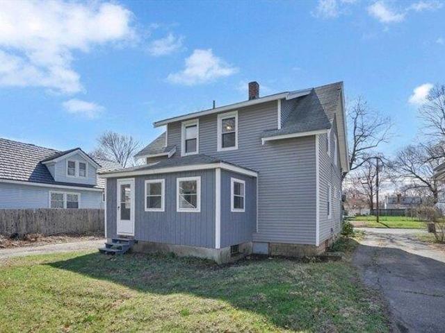 house with 3 bedroom, Springfield MA ES104570756