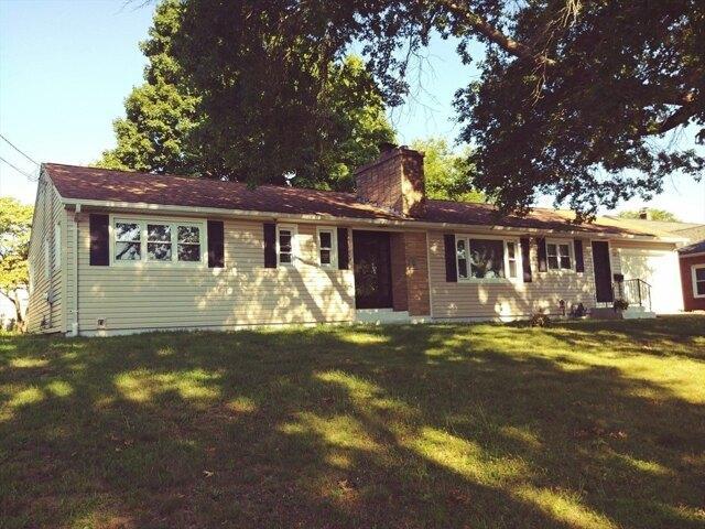 house with 3 bedroom, Springfield MA ES104570847