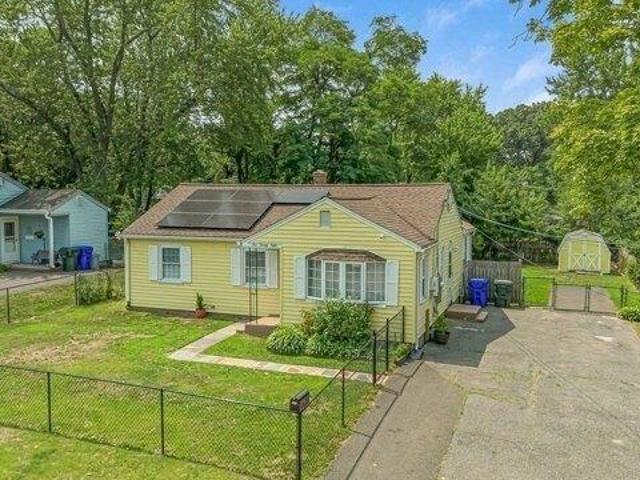 house with 3 bedroom, Springfield MA ES104511227