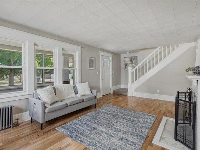 house with 3 bedroom, Springfield MA ES104512972