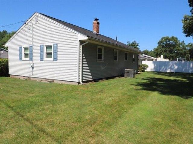 house with 3 bedroom, Springfield MA ES105275625
