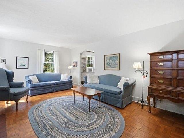 house with 3 bedroom, Springfield MA ES105276638