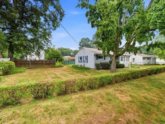 house with 3 bedroom, Springfield MA ES105287455