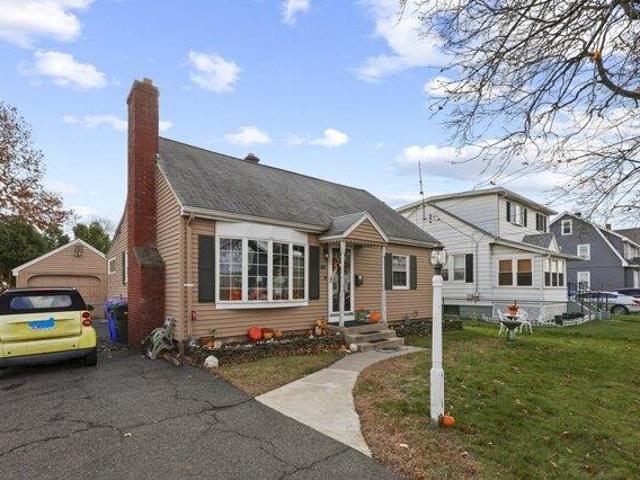 house with 3 bedroom, Springfield MA ES105288300