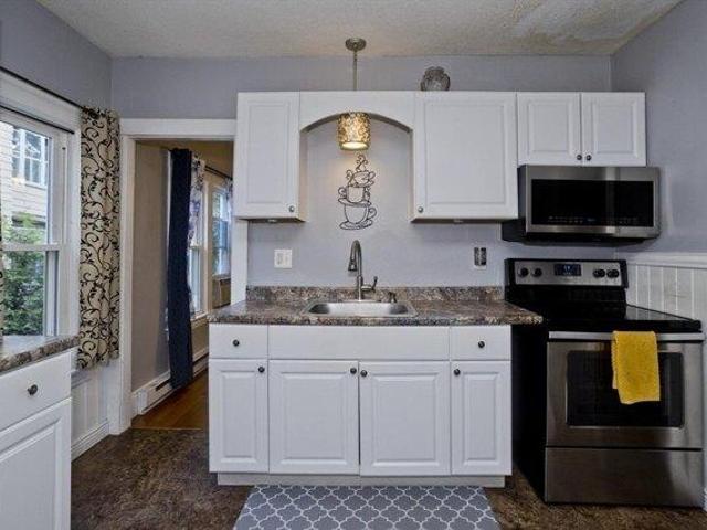 house with 3 bedroom, Springfield MA ES105368252