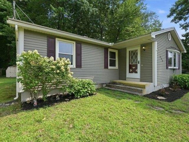 house with 3 bedroom, Springfield MA ES105314995