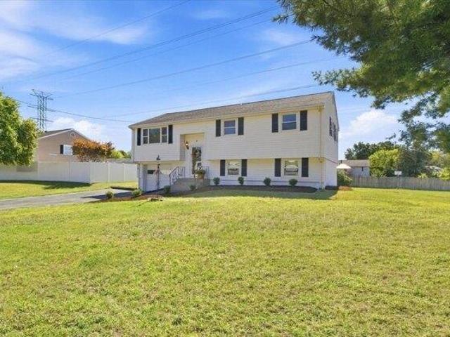 house with 3 bedroom, Stoughton MA ES105632633