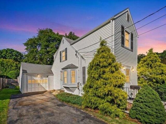 house with 3 bedroom, Stoneham MA ES105416891