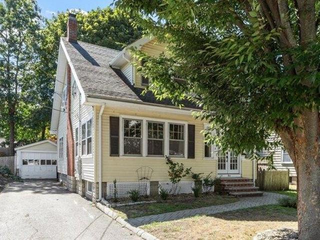 house with 3 bedroom, Stoneham MA ES105559047