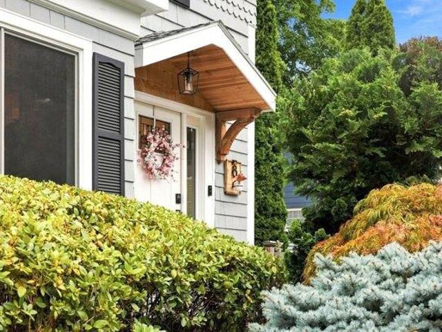 house with 3 bedroom, Stoneham MA ES105614830