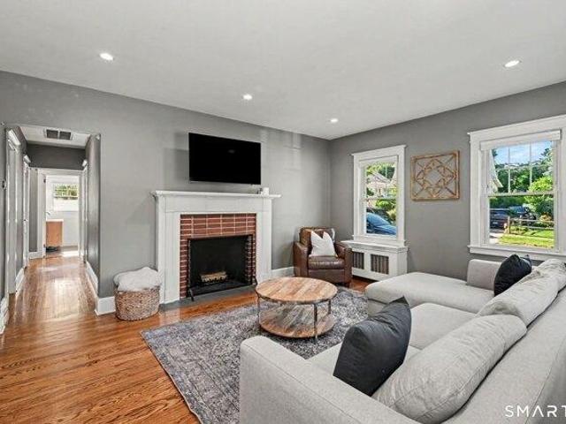 house with 3 bedroom, Stamford CT ES104760485