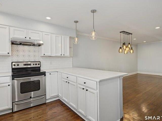house with 3 bedroom, Stamford CT ES104810914