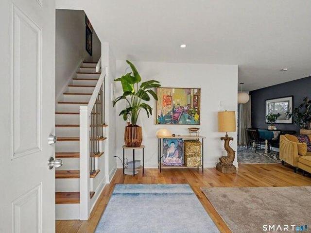house with 3 bedroom, Stamford CT ES105443402