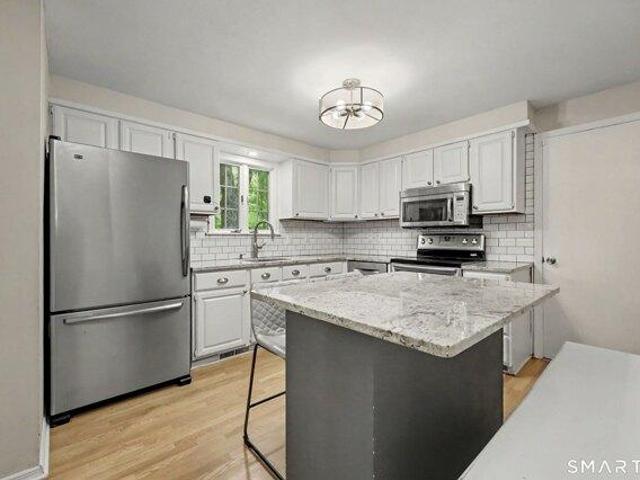 house with 3 bedroom, Stamford CT ES105493454