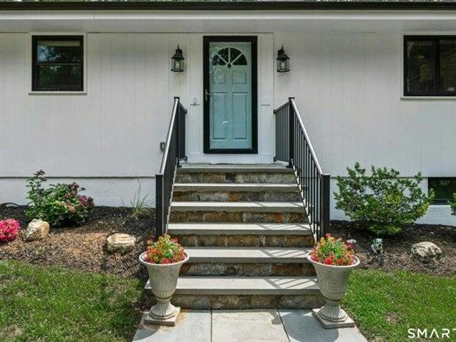 house with 3 bedroom, Stamford CT ES105422842
