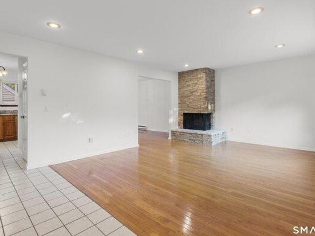 house with 3 bedroom, Stamford CT ES105549643