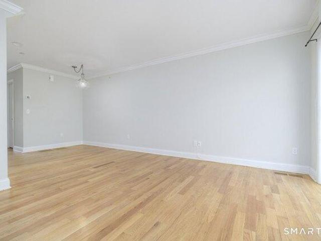 house with 3 bedroom, Stamford CT ES105550457