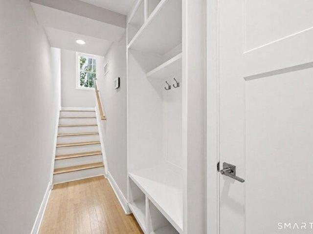 house with 3 bedroom, Stamford CT ES105552060