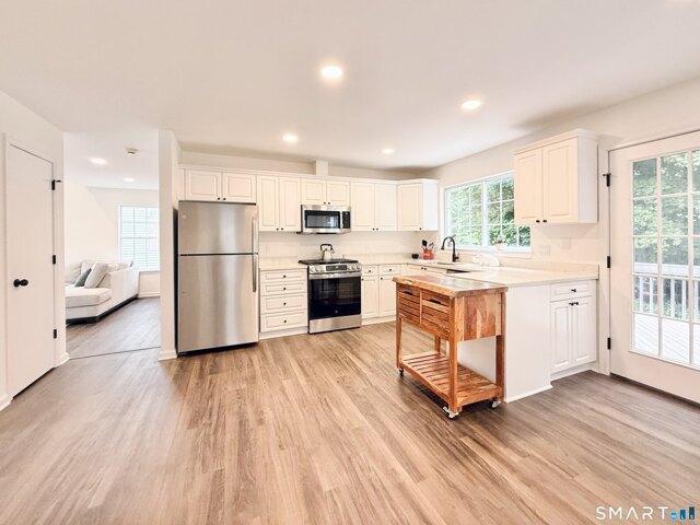 house with 3 bedroom, Stamford CT ES105552906