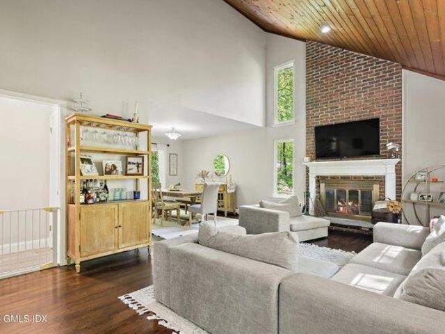 house with 3 bedroom, Stamford CT ES105557593