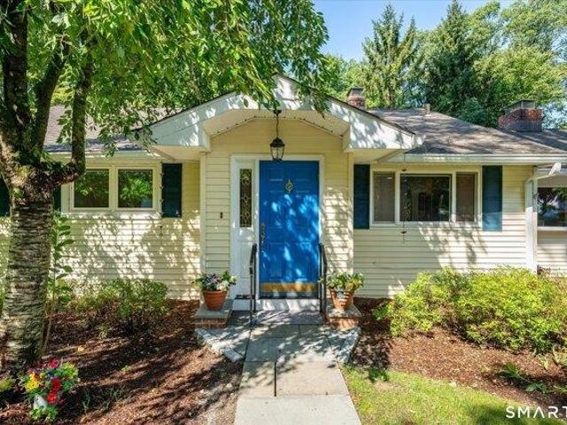 house with 3 bedroom, Stamford CT ES105577278
