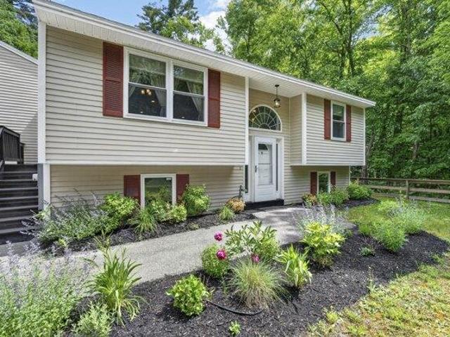 house with 3 bedroom, Standish ME ES105659356