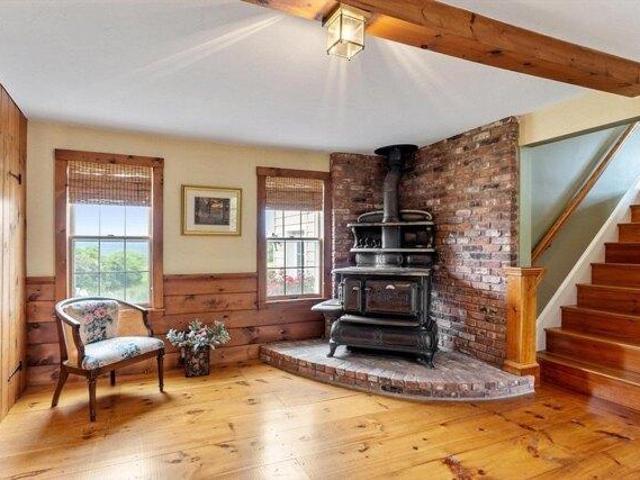 house with 3 bedroom, Sterling MA ES105367441
