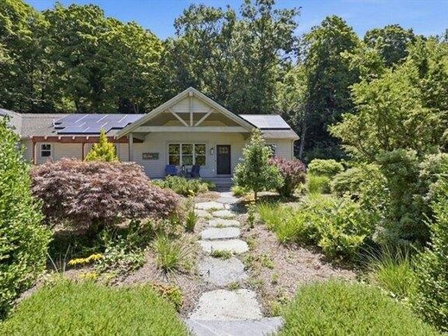 house with 3 bedroom, Sunderland MA ES104605639