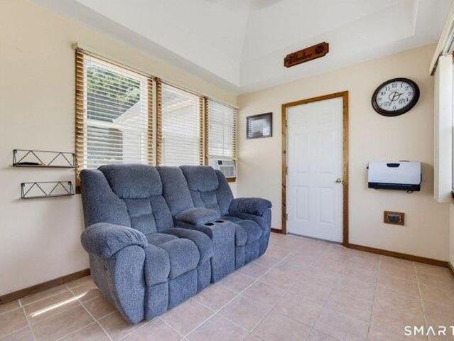 house with 3 bedroom, Suffield CT ES104571890