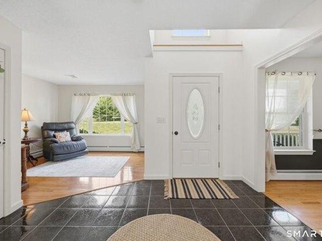 house with 3 bedroom, Suffield CT ES105629248