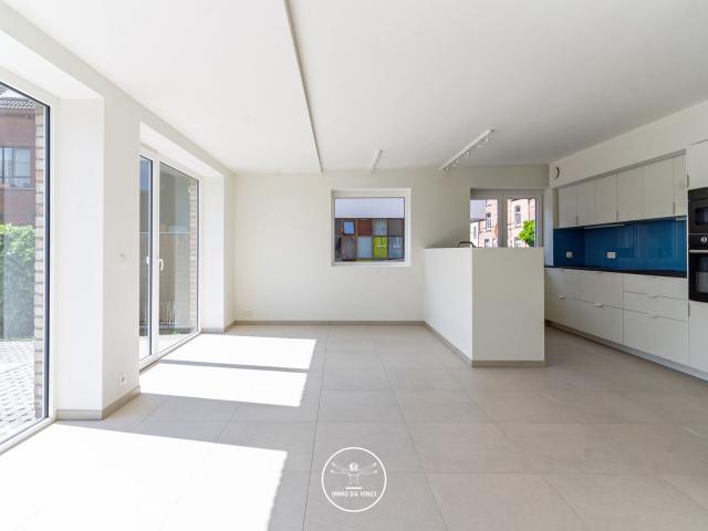 House with 3 bedrooms, a garden and a garage in Ghent