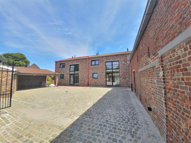 House with 3 bedrooms and garden on premium location
