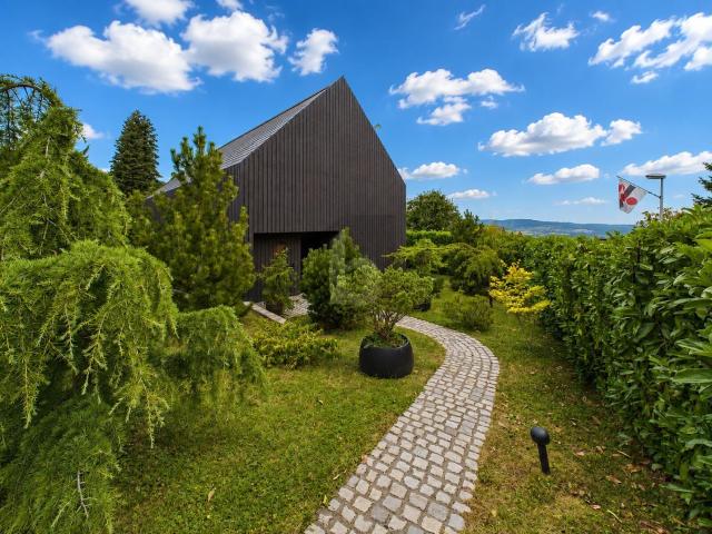 House with 4.5 rooms on sale in Burg im Leimental 139 m² | dreamo. Ch