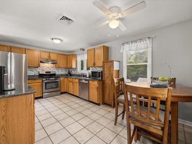 house with 4 bedroom, Taunton MA ES105424683
