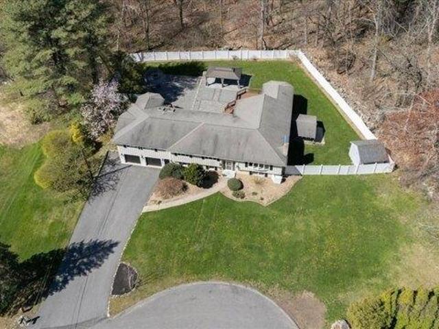 house with 4 bedroom, Tewksbury MA ES105586888