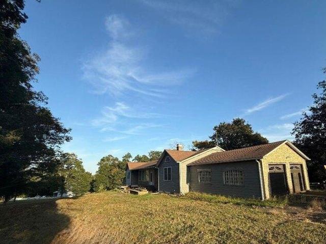 house with 4 bedroom, Tiverton RI ES105649323