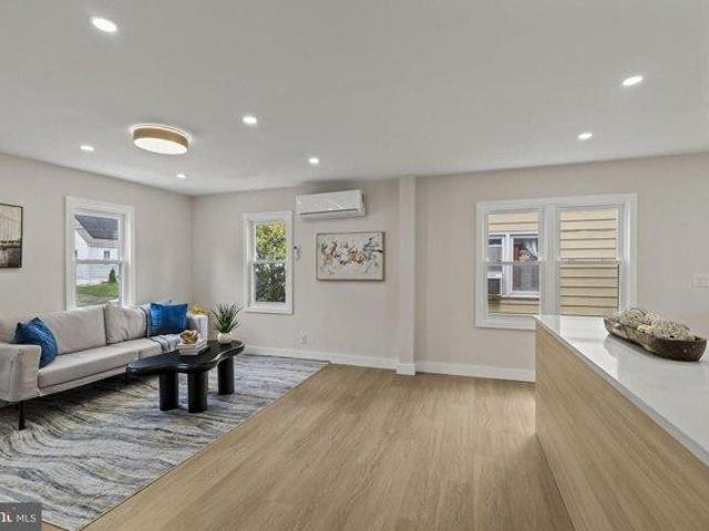 house with 4 bedroom, Trenton NJ ES105293840