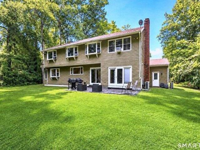 house with 4 bedroom, Trumbull CT ES105495919